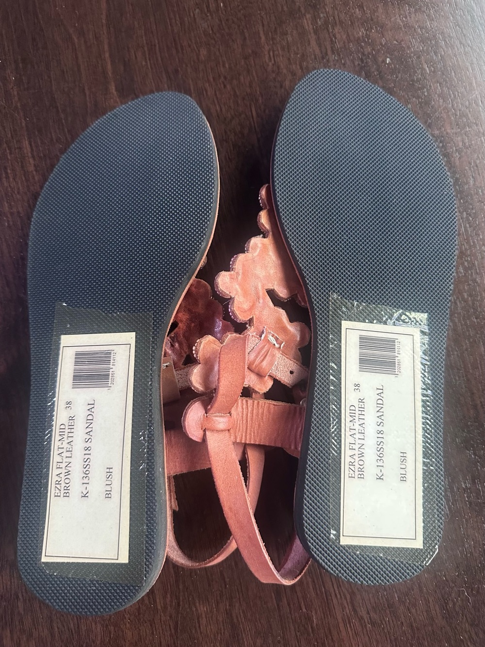 Free People Laidback London Brown Leather Floral Beaded T Strap Sandals 38 7 NWT - Picture 5 of 5